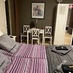 Maison Saint Tropez 2* Эйндховен