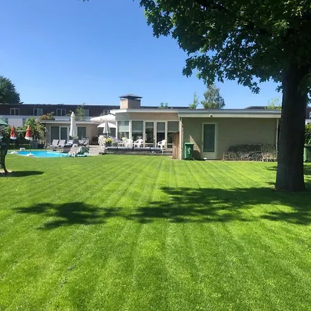B&B Maison Saint Tropez 에인트호번