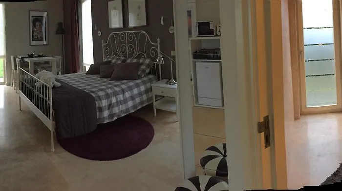 Bed and Breakfast Maison Saint Tropez 2*