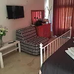 Maison Saint Tropez Bed & Breakfast
